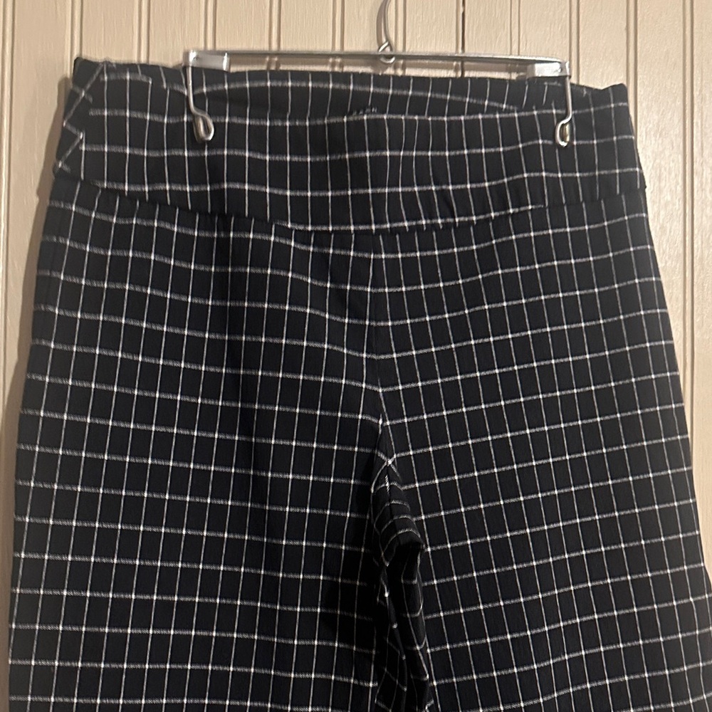 Zac & Rachel Woman’s Black and White Grid Pants Stylish Flat Front
